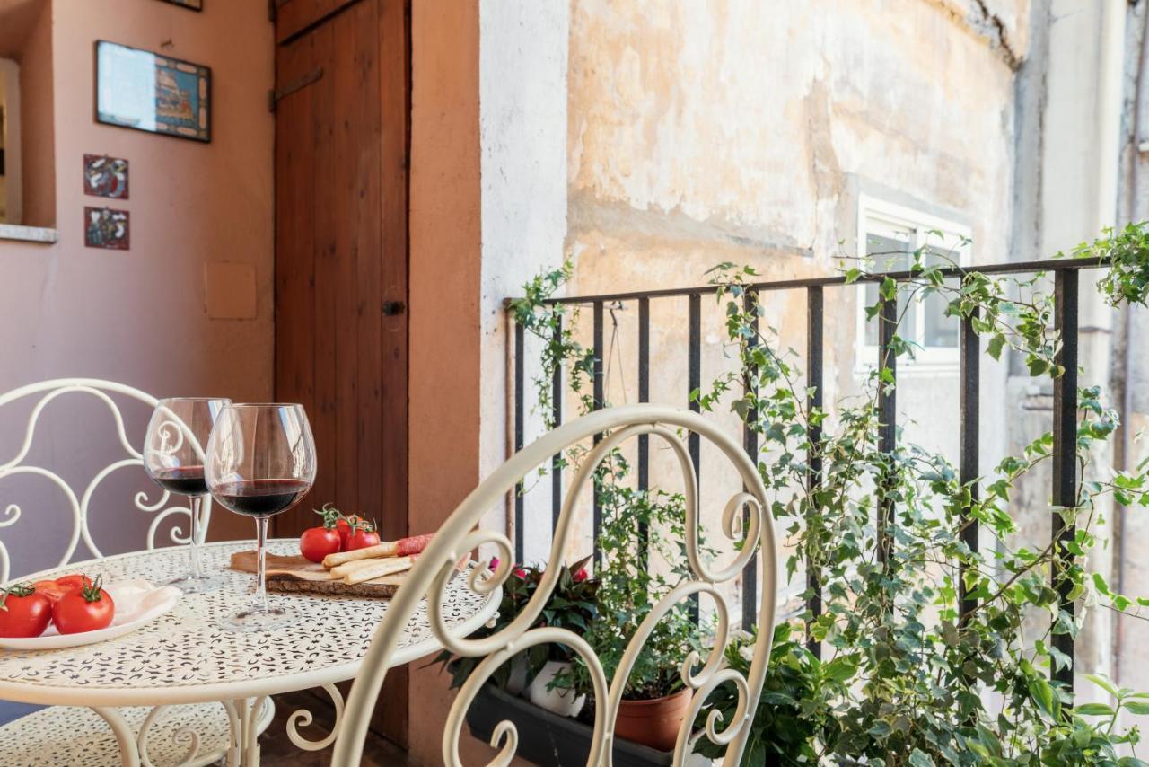 Domus Quiritum Charming, Appartamento D'Epoca A Campo De' Fiori Рим Екстер'єр фото