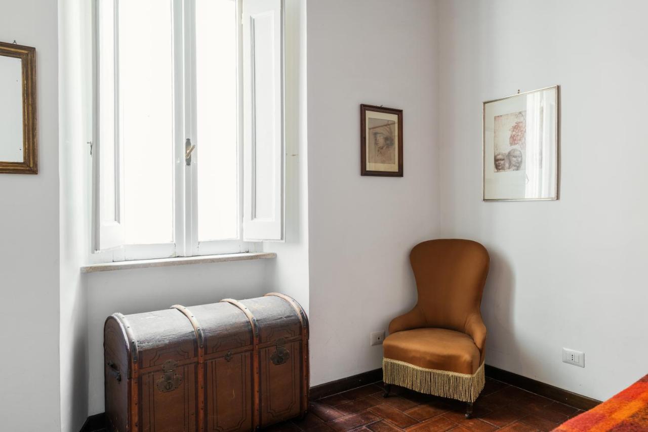 Domus Quiritum Charming, Appartamento D'Epoca A Campo De' Fiori Рим Екстер'єр фото